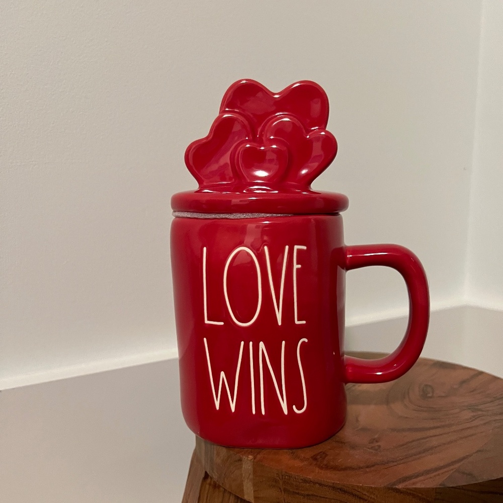Rae Dunn topper mug.